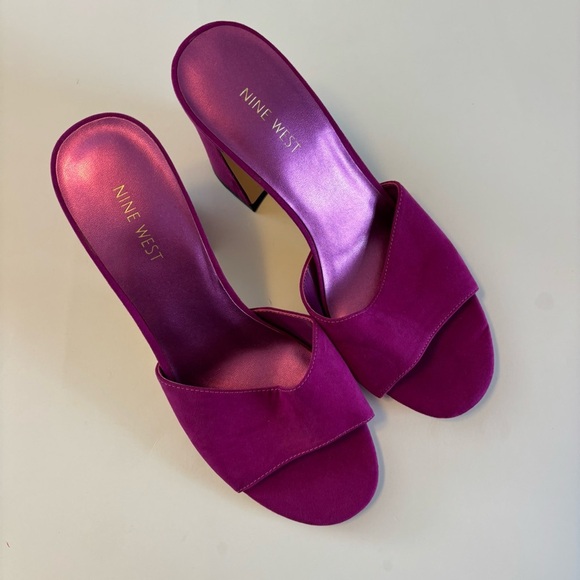 Nine West Pink Suede Block Heel Mules Size 10 Open Toe Slide Sandals 3.5” Heels - Picture 9 of 9